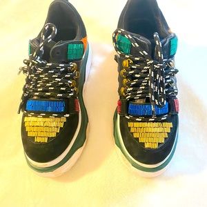 Farm Rio sneakers. Fashion and comfortable.